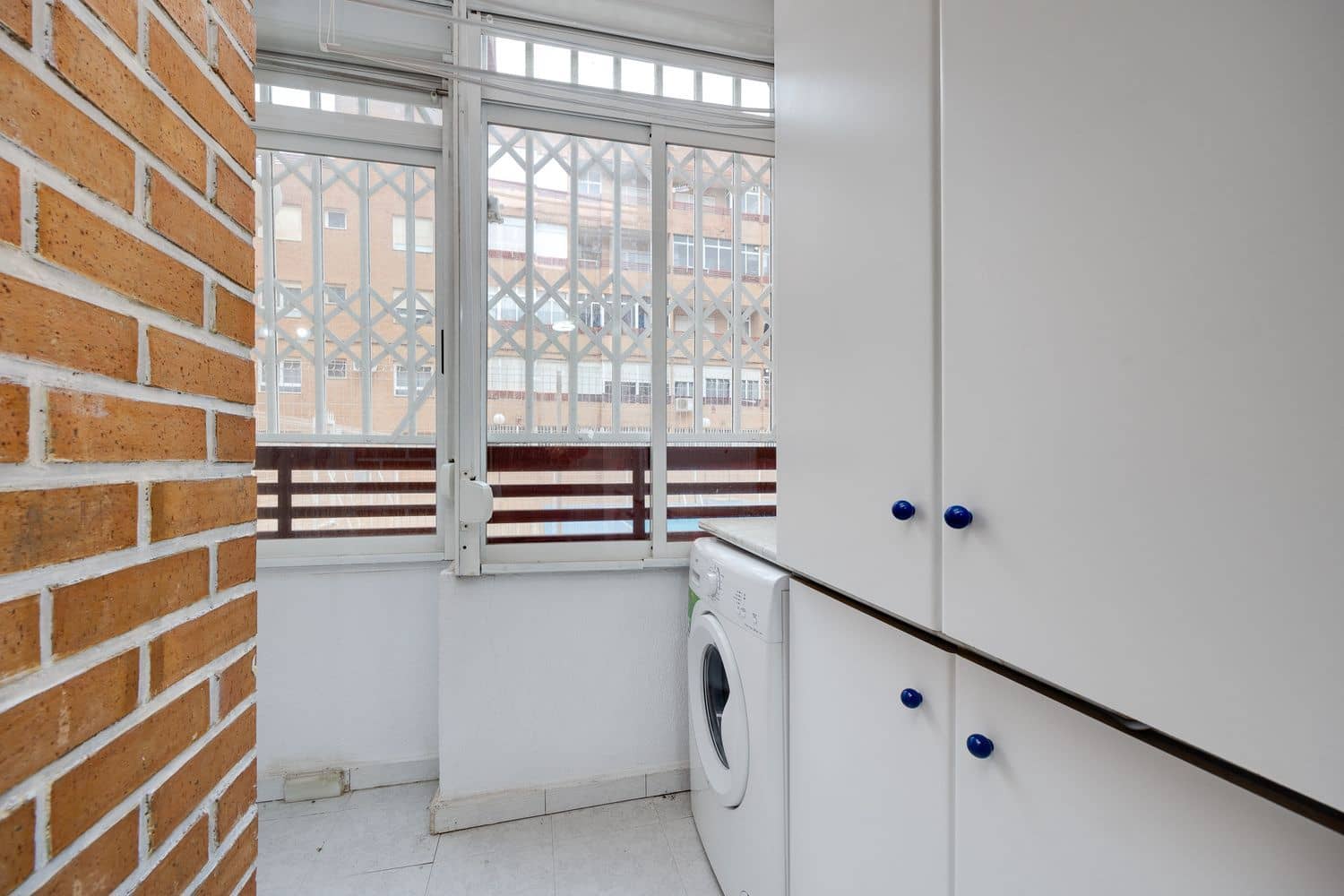 1 makuuhuone Huoneisto myytävänä paikassa Torrevieja mukana uima-altaan 
autotalli - 91 500 € (Ref: 9554368)