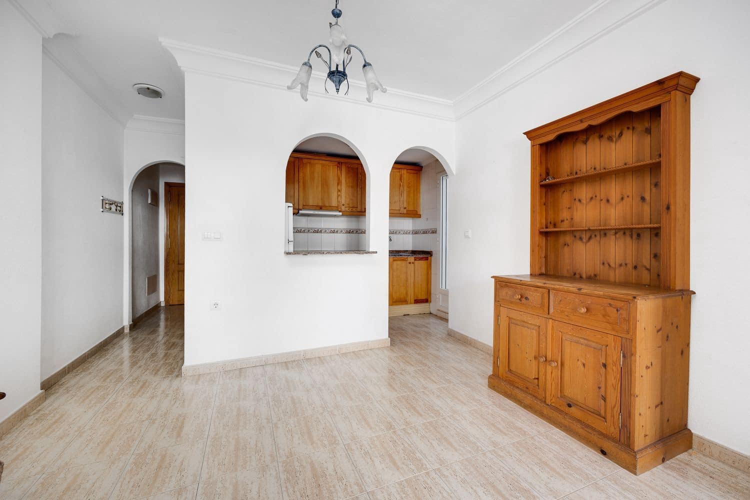 Apartamento de 2 habitaciones en Guardamar del Segura en venta con piscina garaje - 135.000 € (Ref: 9636215)