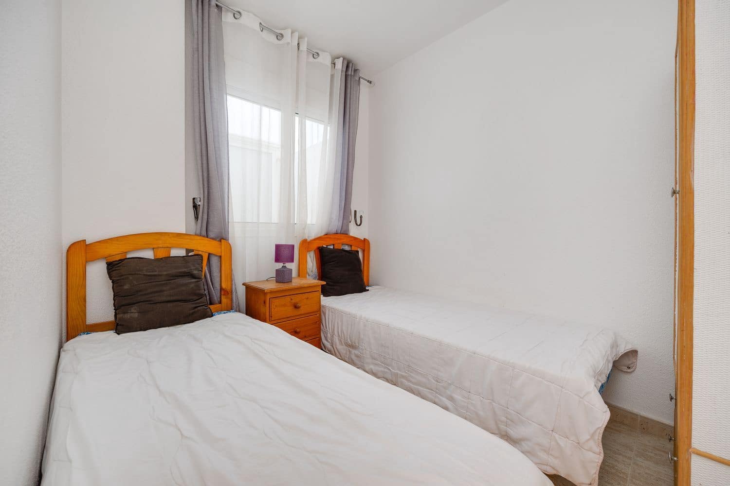 Apartamento de 2 habitaciones en Guardamar del Segura en venta con piscina garaje - 135.000 € (Ref: 9636215)