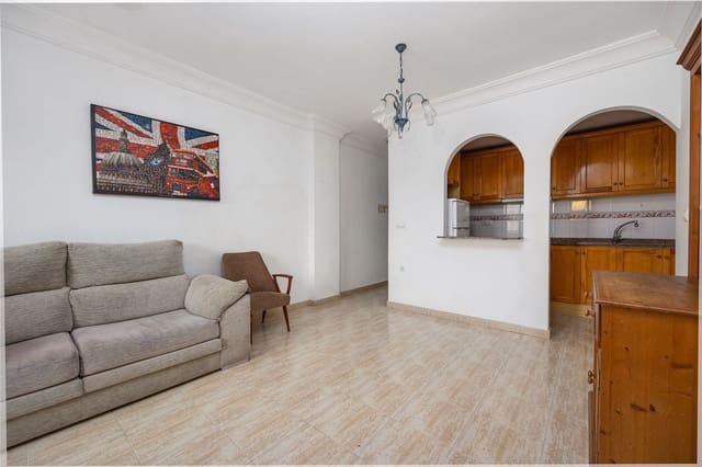 Apartamento de 2 habitaciones en Zona Pueblo, Guardamar del Segura en venta con piscina garaje - 135.000 € (Ref: 9636215)