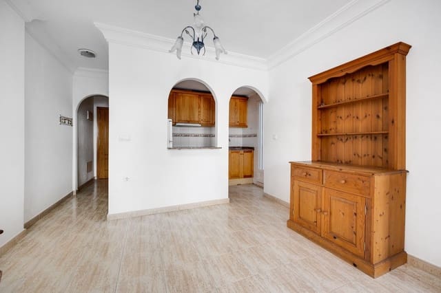 Apartamento de 2 habitaciones en Zona Pueblo, Guardamar del Segura en venta con piscina garaje - 135.000 € (Ref: 9636215)