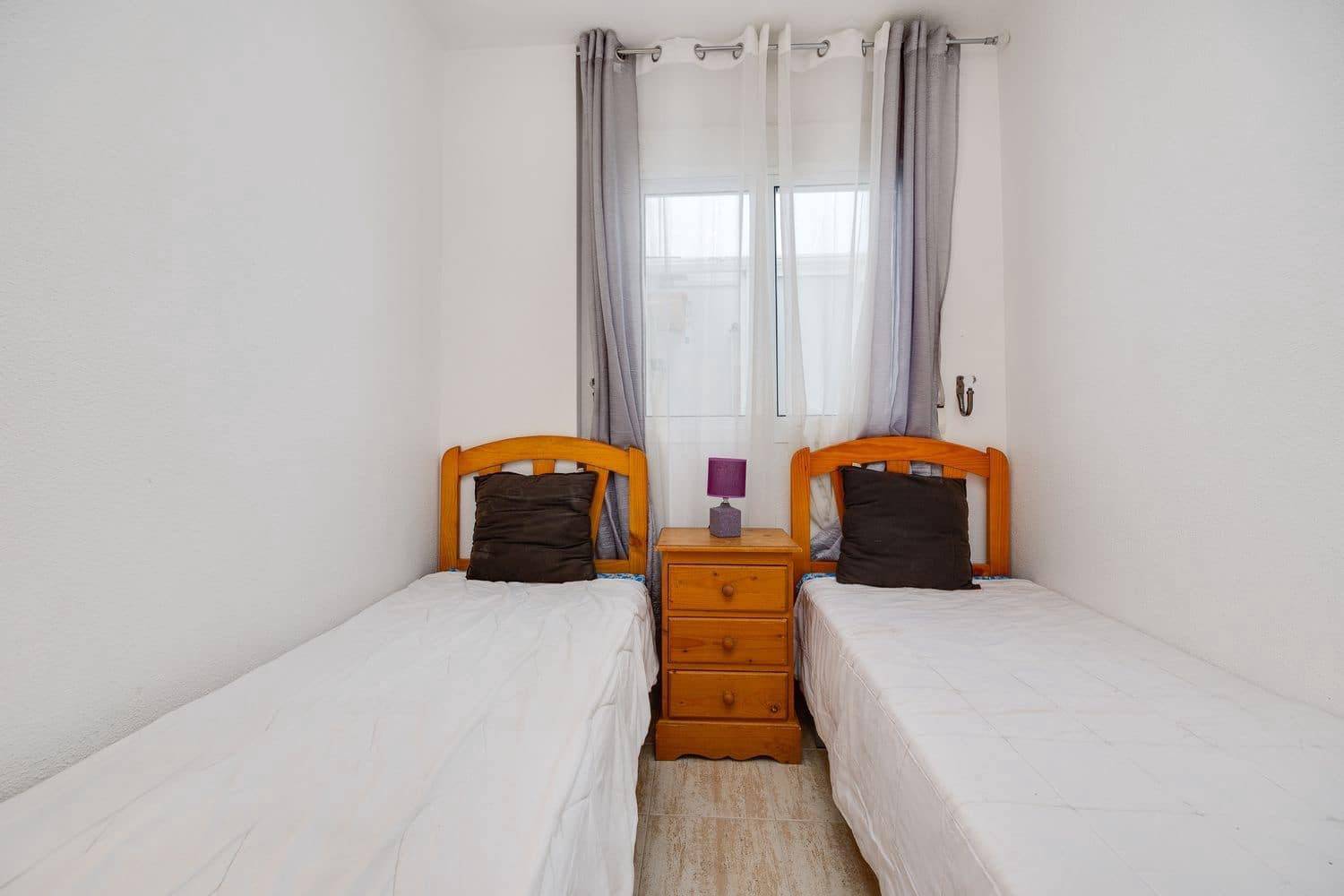 Apartamento de 2 habitaciones en Guardamar del Segura en venta con piscina garaje - 135.000 € (Ref: 9636215)