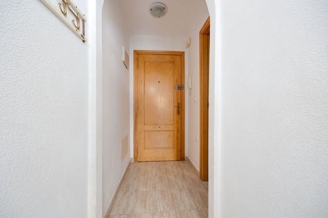 Apartamento de 2 habitaciones en Zona Pueblo, Guardamar del Segura en venta con piscina garaje - 135.000 € (Ref: 9636215)