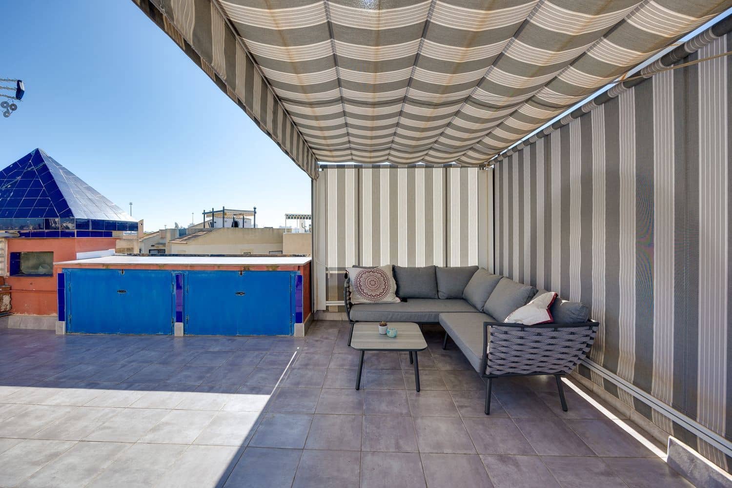 1 soveværelse Byhus til salg i Torrevieja med swimmingpool garage - € 118.000 (Ref: 9636216)