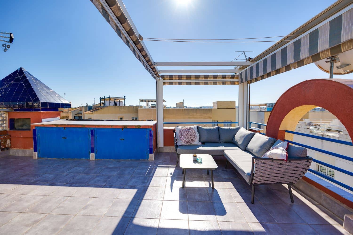 1 soveværelse Byhus til salg i Torrevieja med swimmingpool garage - € 118.000 (Ref: 9636216)