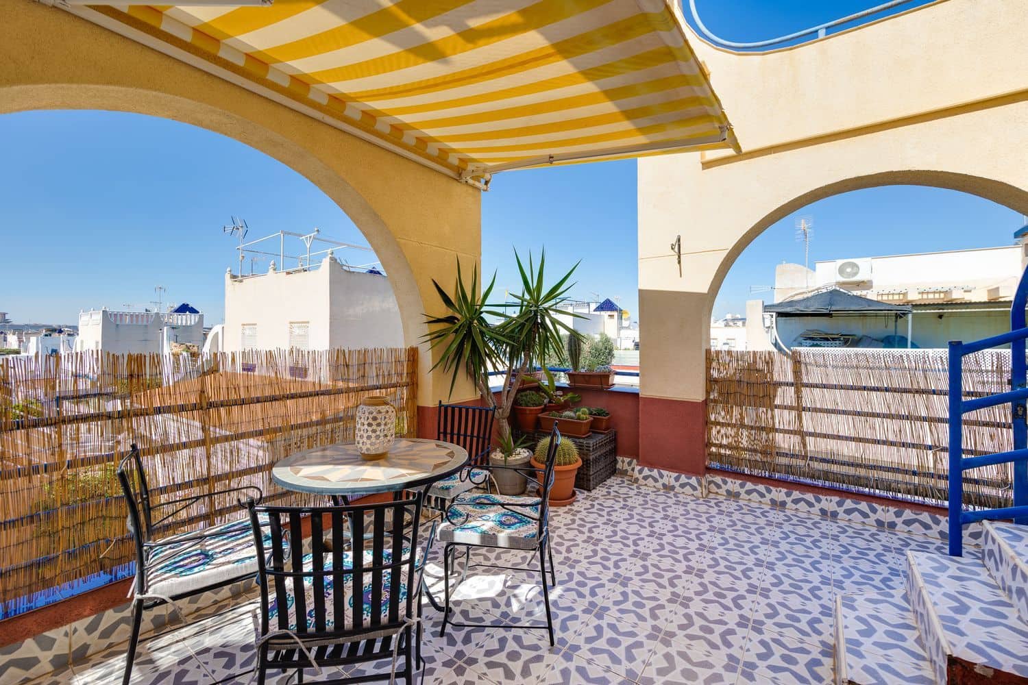1 soveværelse Byhus til salg i Torrevieja med swimmingpool garage - € 118.000 (Ref: 9636216)