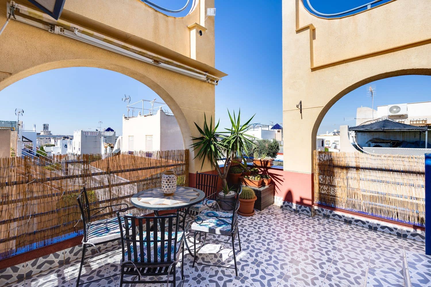 1 soveværelse Byhus til salg i Torrevieja med swimmingpool garage - € 118.000 (Ref: 9636216)