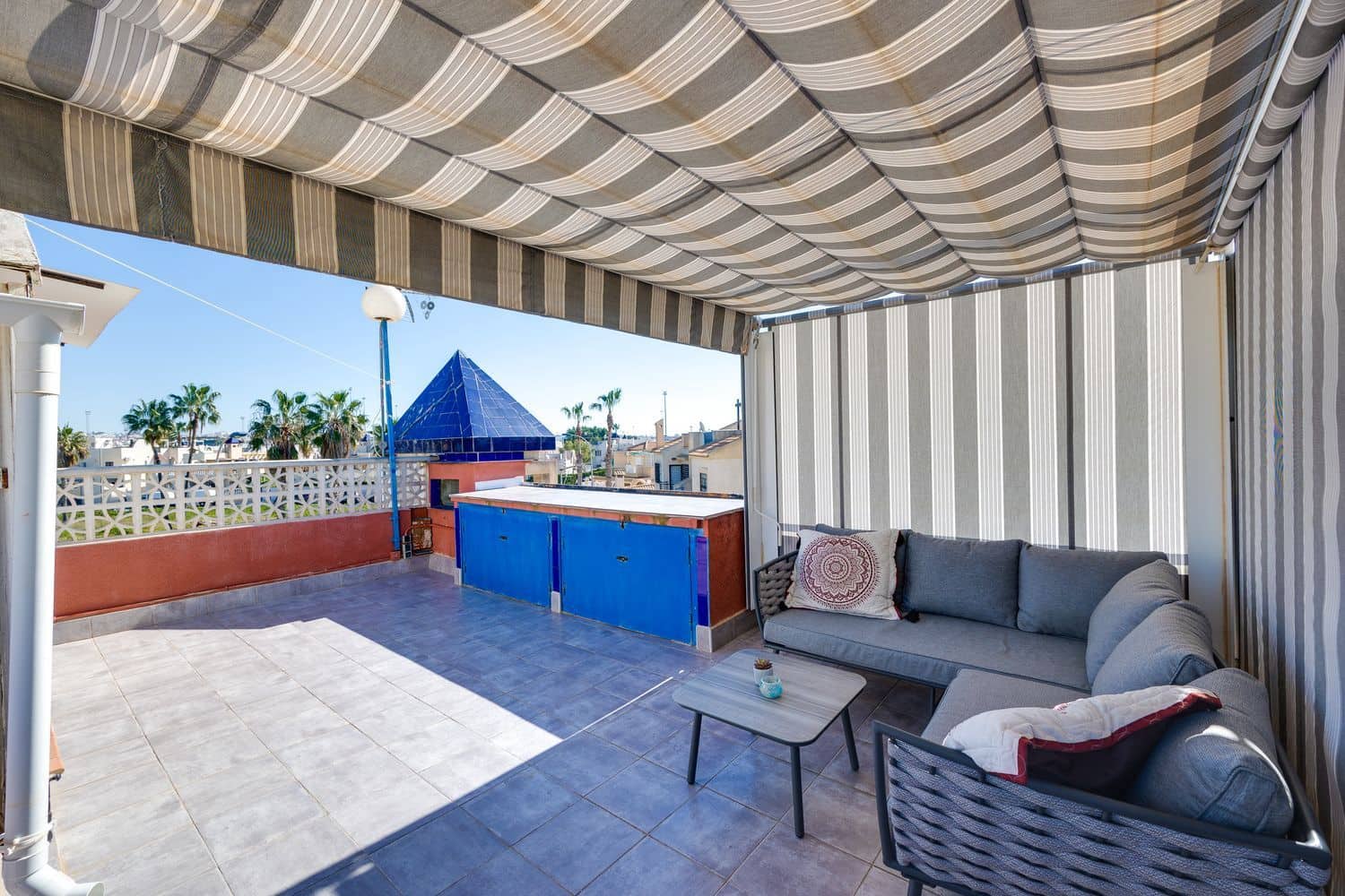 1 soveværelse Byhus til salg i Torrevieja med swimmingpool garage - € 118.000 (Ref: 9636216)