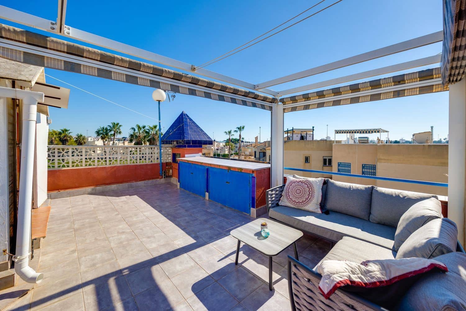 1 soveværelse Byhus til salg i Torrevieja med swimmingpool garage - € 118.000 (Ref: 9636216)