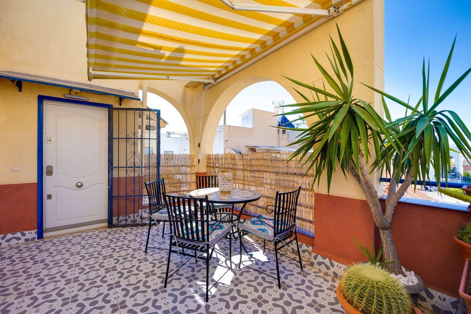 1 soveværelse Byhus til salg i Torrevieja med swimmingpool garage - € 118.000 (Ref: 9636216)