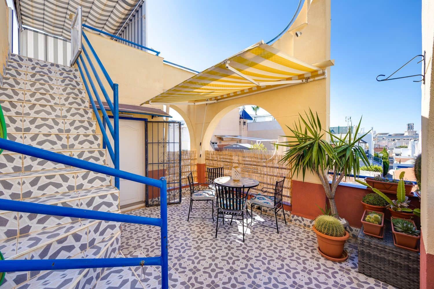 1 soveværelse Byhus til salg i Torrevieja med swimmingpool garage - € 118.000 (Ref: 9636216)