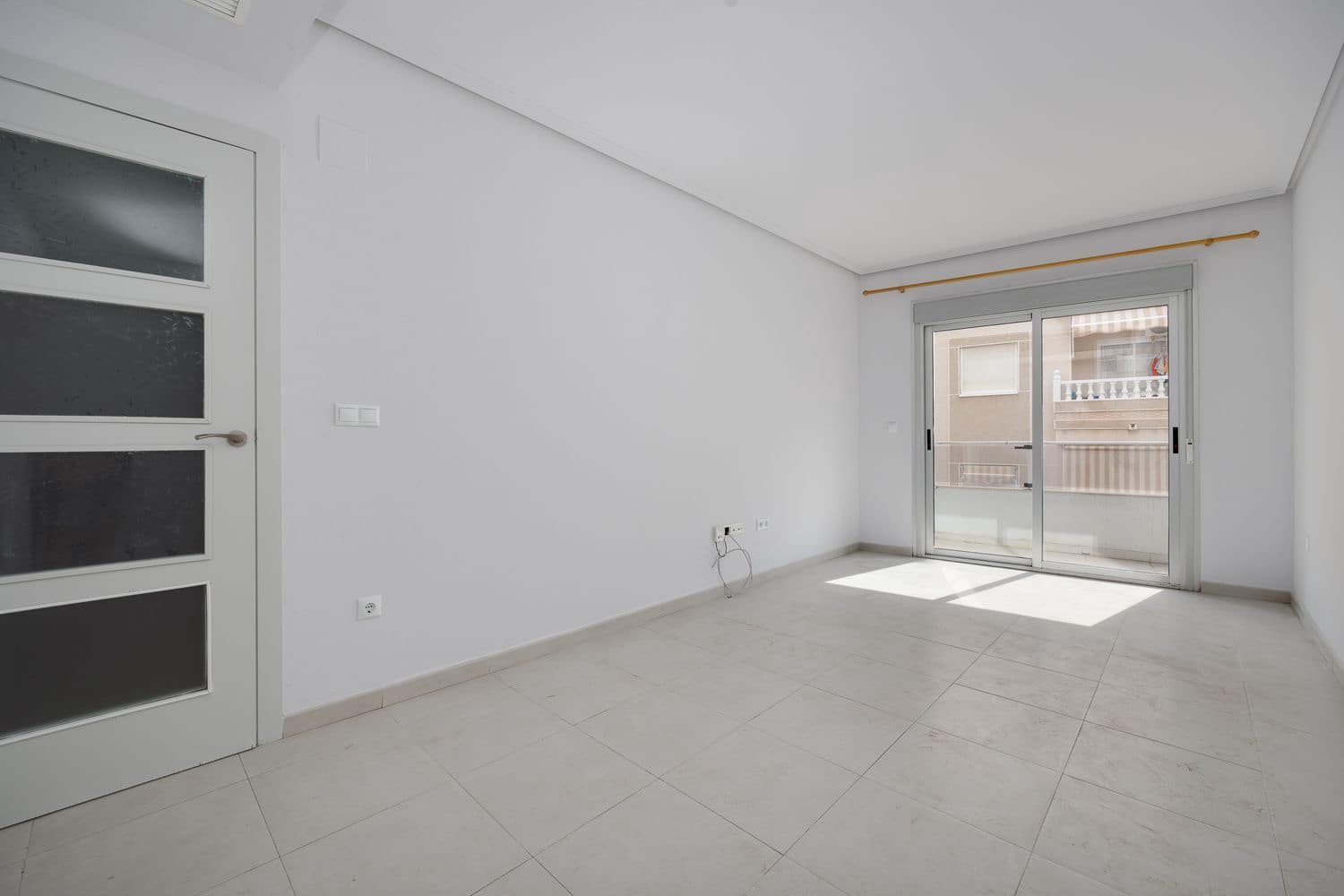 3 Zimmer Apartment zu verkaufen in Torrevieja mit Garage - 170.000 € (Ref: 9638951)