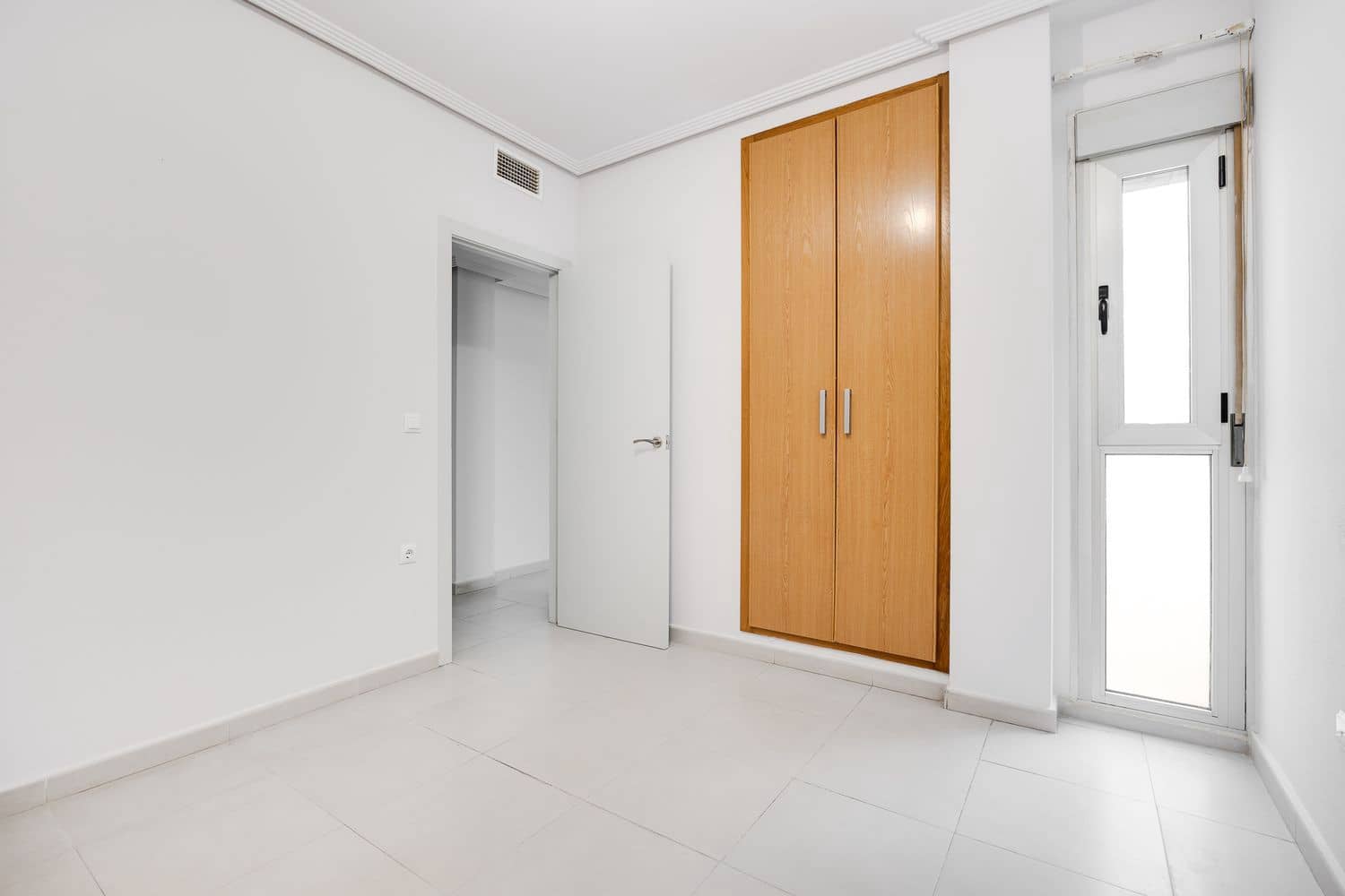 3 Zimmer Apartment zu verkaufen in Torrevieja mit Garage - 170.000 € (Ref: 9638951)