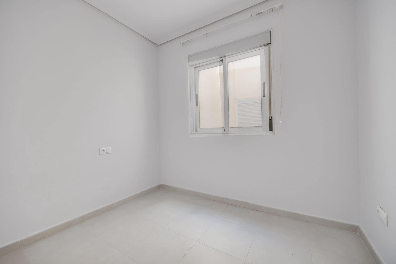 3 Zimmer Apartment zu verkaufen in Torrevieja mit Garage - 170.000 € (Ref: 9638951)