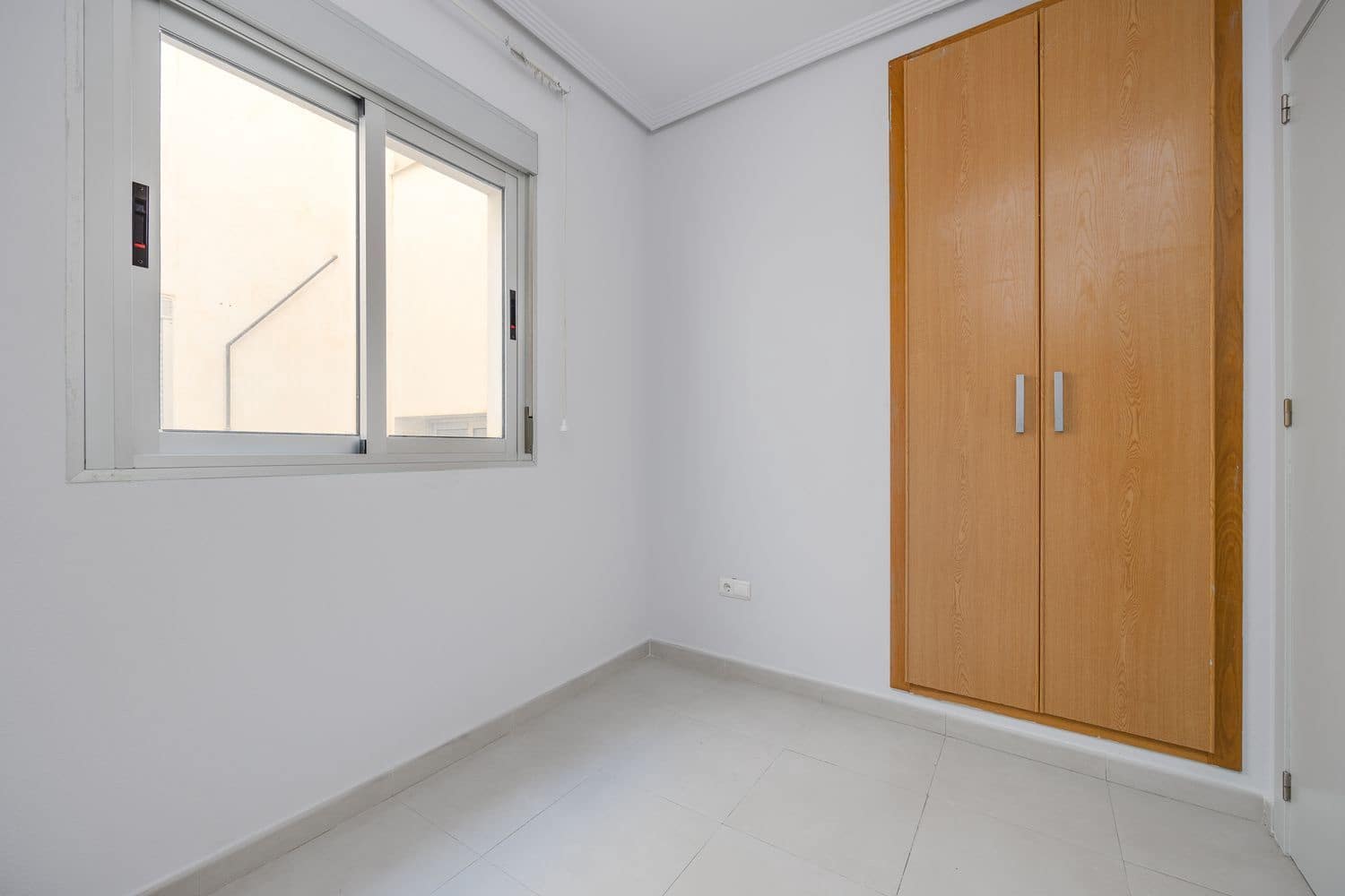 3 Zimmer Apartment zu verkaufen in Torrevieja mit Garage - 170.000 € (Ref: 9638951)