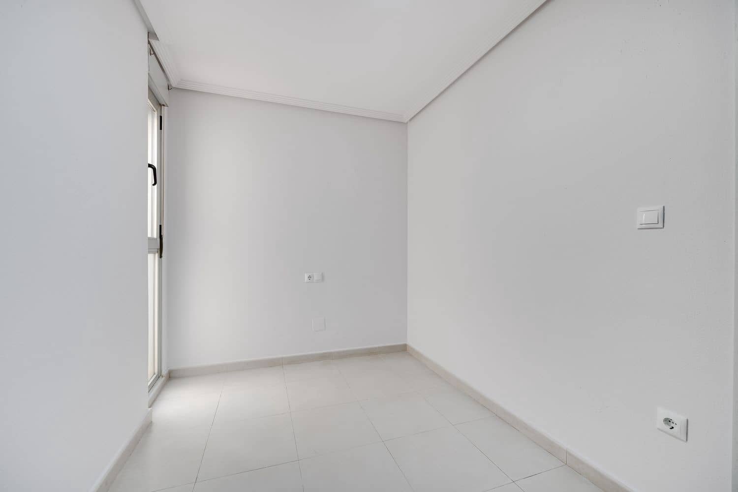 3 Zimmer Apartment zu verkaufen in Torrevieja mit Garage - 170.000 € (Ref: 9638951)