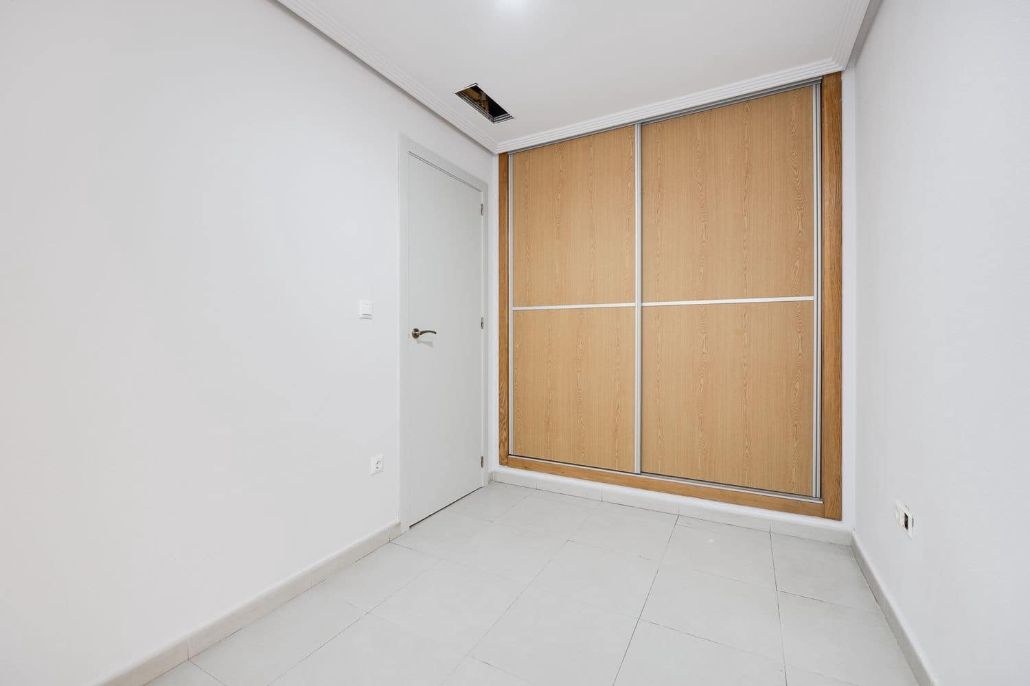 3 Zimmer Apartment zu verkaufen in Torrevieja mit Garage - 170.000 € (Ref: 9638951)