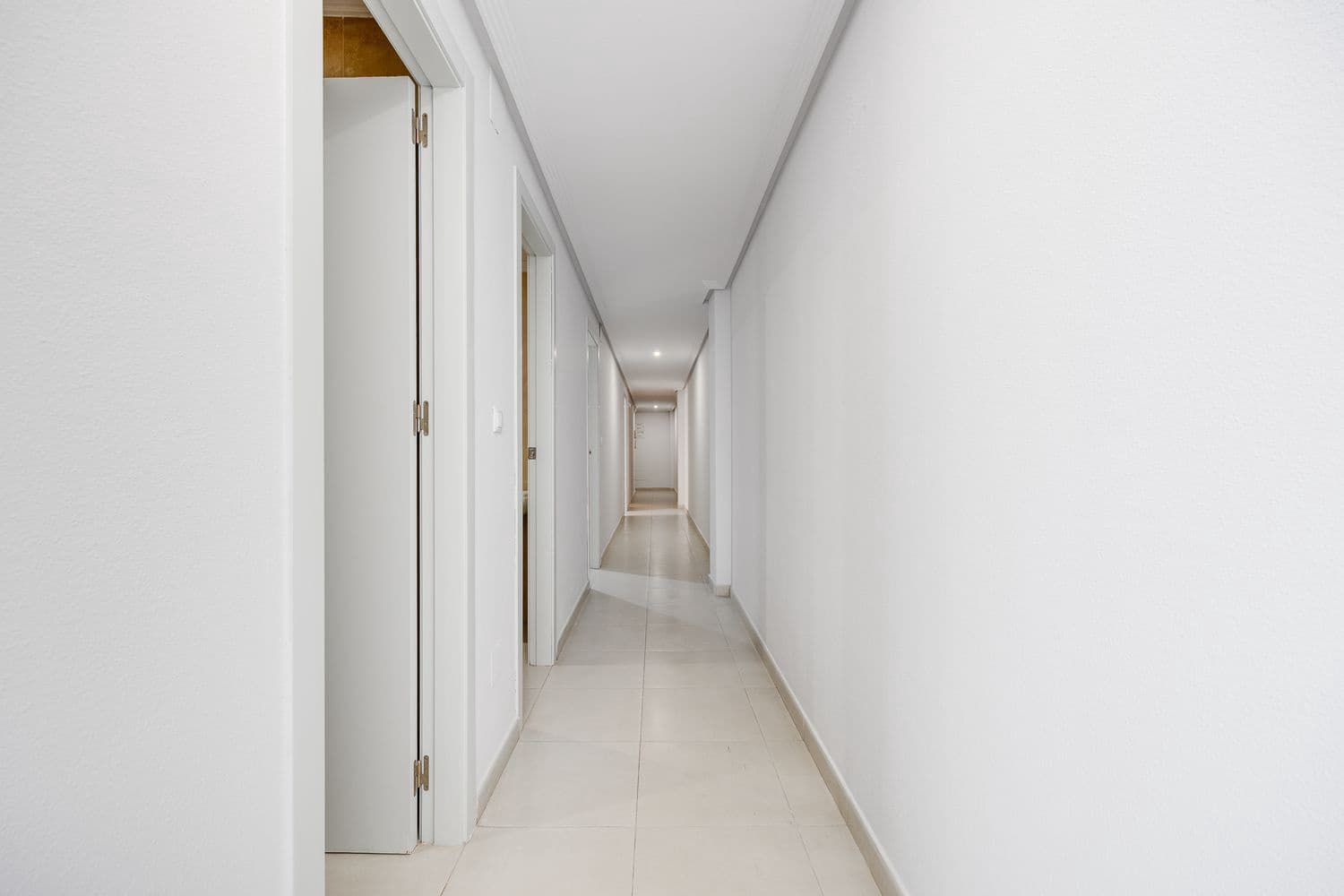 3 Zimmer Apartment zu verkaufen in Torrevieja mit Garage - 170.000 € (Ref: 9638951)