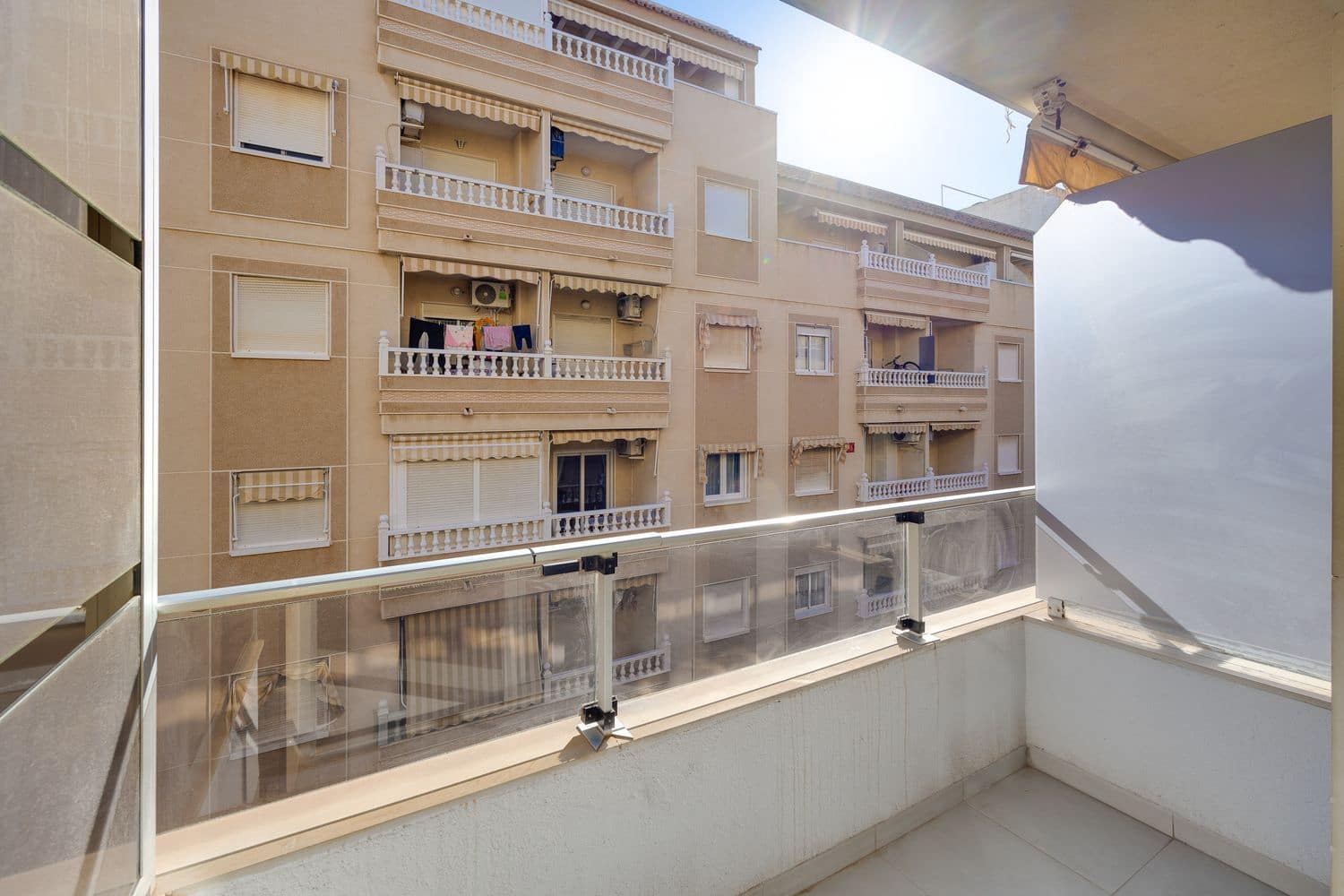 3 Zimmer Apartment zu verkaufen in Torrevieja mit Garage - 170.000 € (Ref: 9638951)