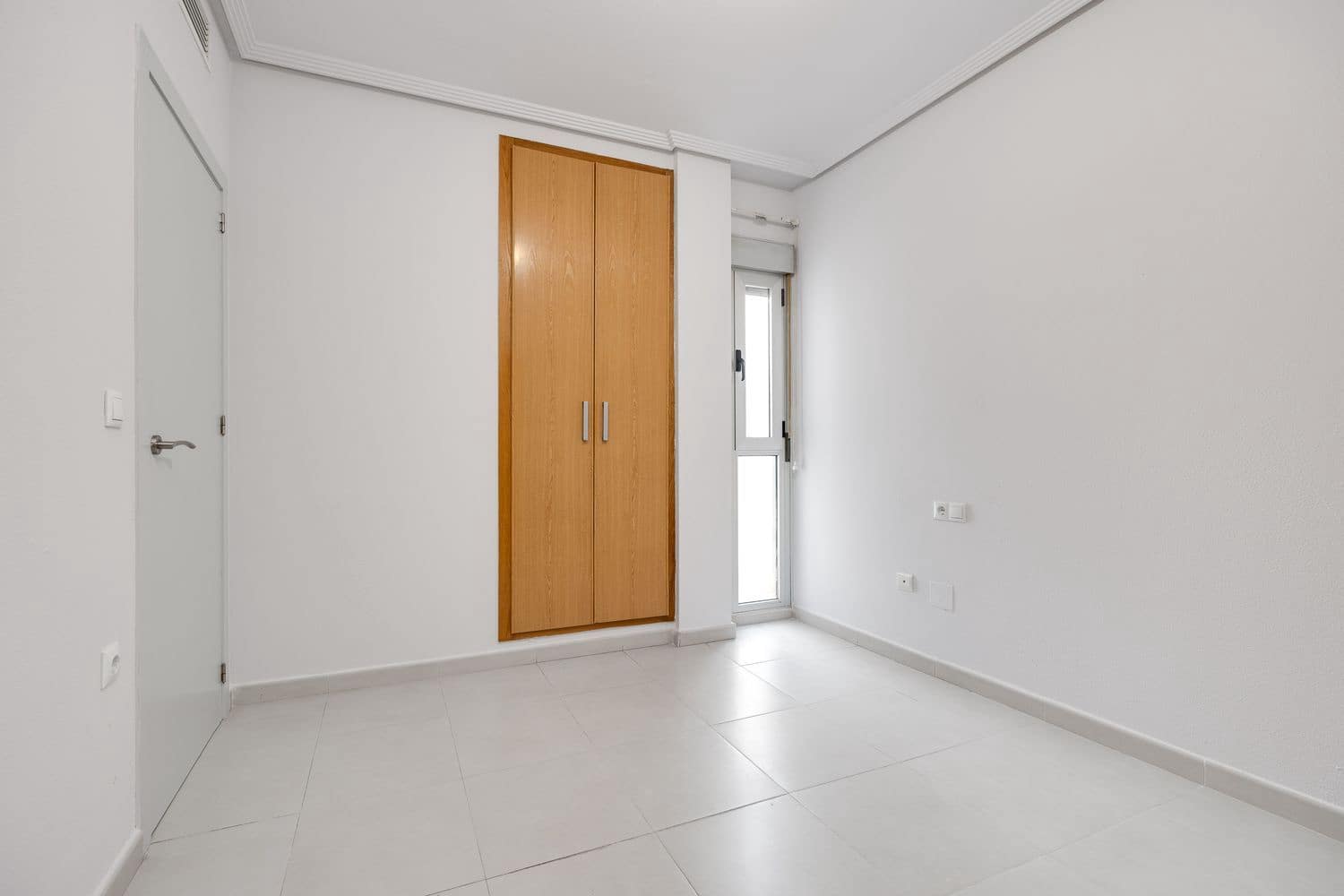 3 Zimmer Apartment zu verkaufen in Torrevieja mit Garage - 170.000 € (Ref: 9638951)