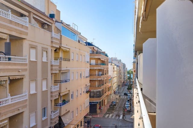 3 Zimmer Apartment zu verkaufen in Las Piscinas Naturales, Torrevieja mit Garage - 170.000 € (Ref: 9638951)