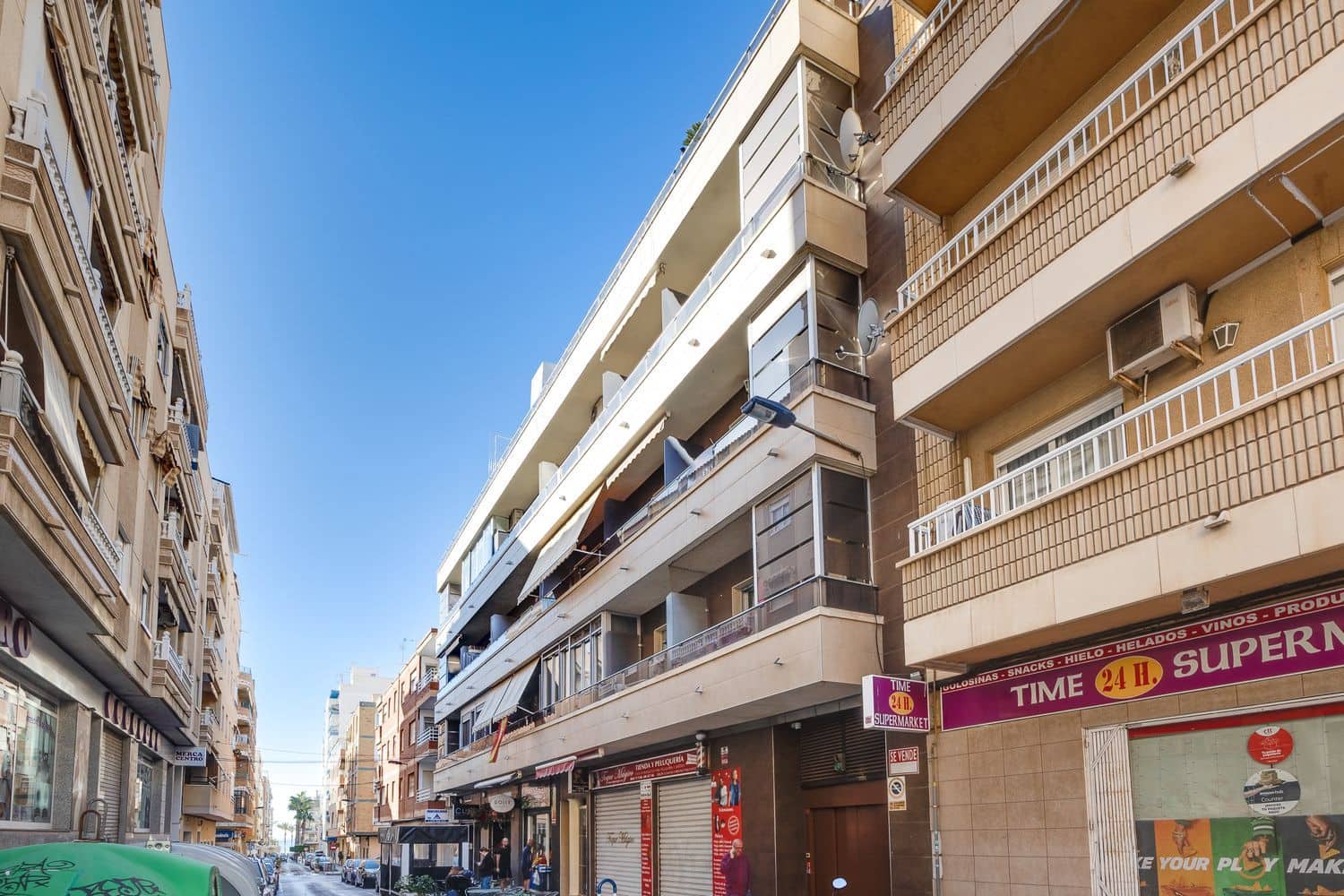 3 Zimmer Apartment zu verkaufen in Torrevieja mit Garage - 170.000 € (Ref: 9638951)