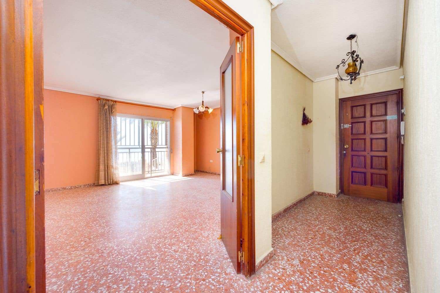 3 Zimmer Apartment zu verkaufen in Torrevieja mit Garage - 290.000 € (Ref: 9647701)