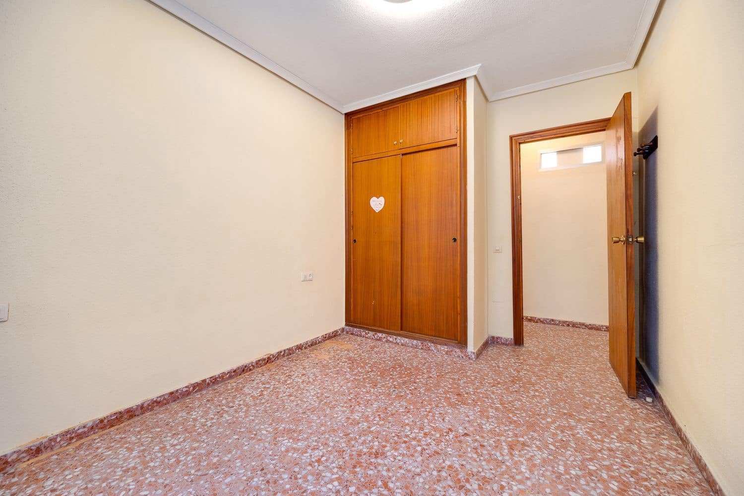 3 Zimmer Apartment zu verkaufen in Torrevieja mit Garage - 290.000 € (Ref: 9647701)