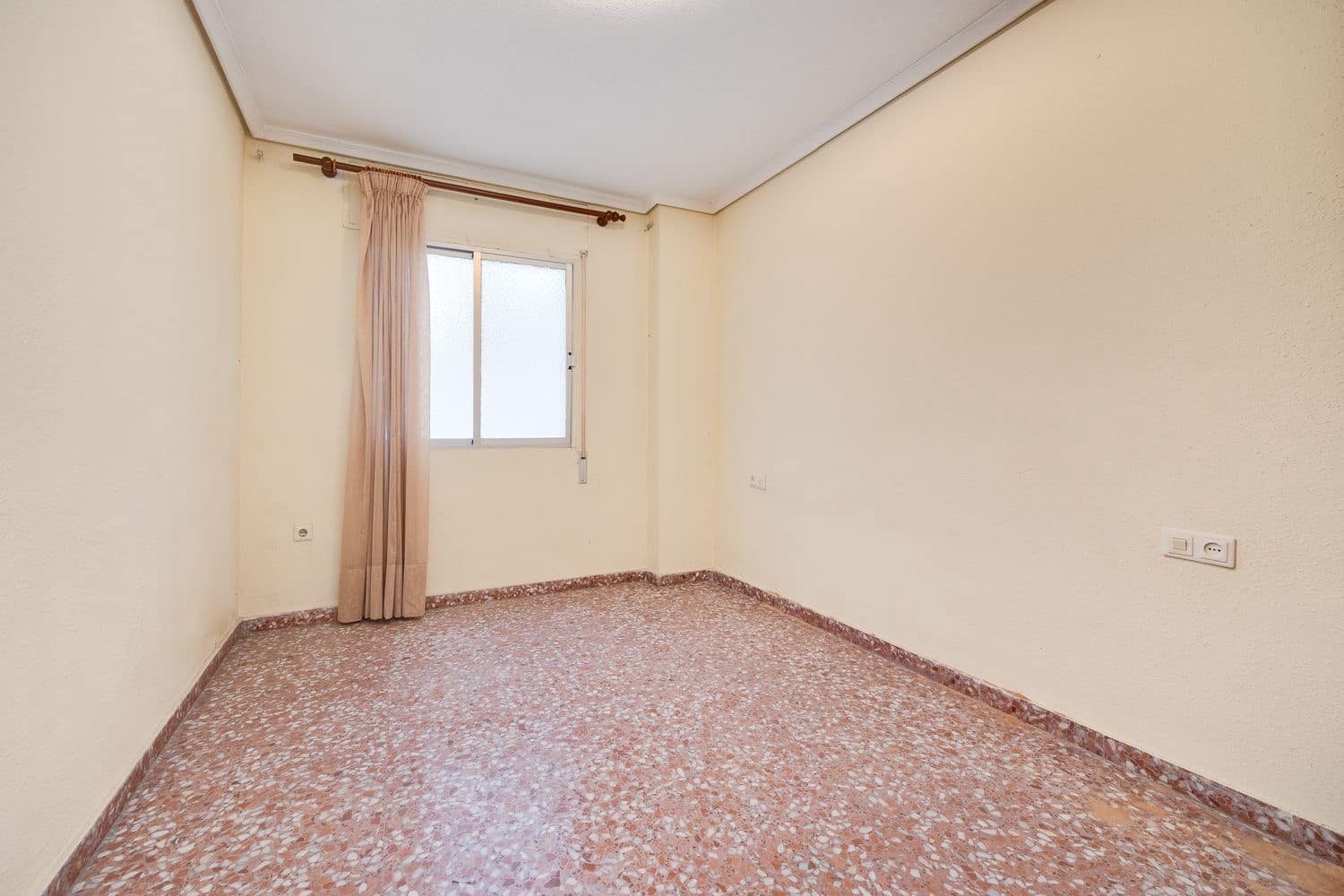 3 Zimmer Apartment zu verkaufen in Torrevieja mit Garage - 290.000 € (Ref: 9647701)