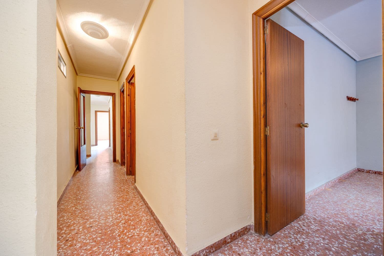 3 Zimmer Apartment zu verkaufen in Torrevieja mit Garage - 290.000 € (Ref: 9647701)