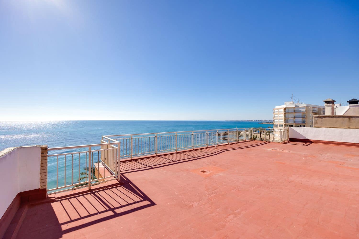 3 Zimmer Apartment zu verkaufen in Torrevieja mit Garage - 290.000 € (Ref: 9647701)