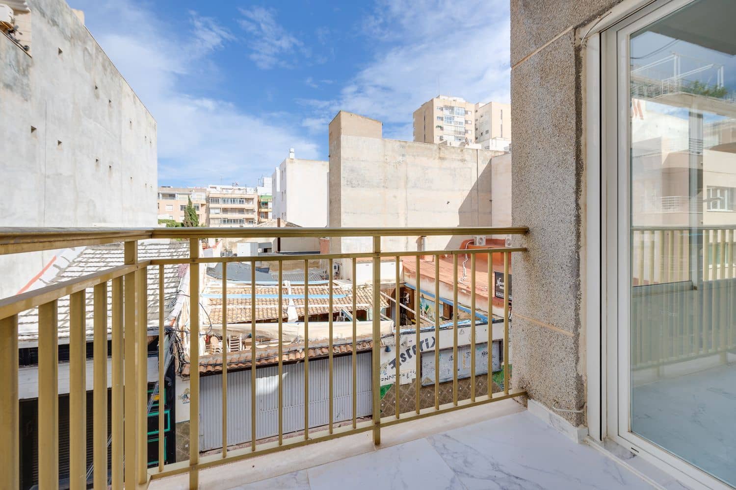 Apartamento de 3 habitaciones en Torrevieja en venta con garaje - 175.000 € (Ref: 9673724)