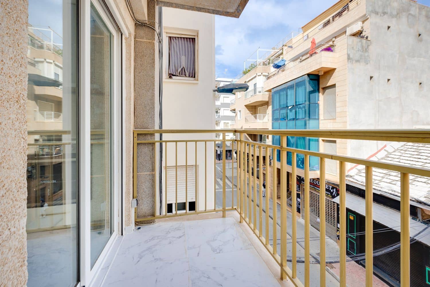 Apartamento de 3 habitaciones en Torrevieja en venta con garaje - 175.000 € (Ref: 9673724)