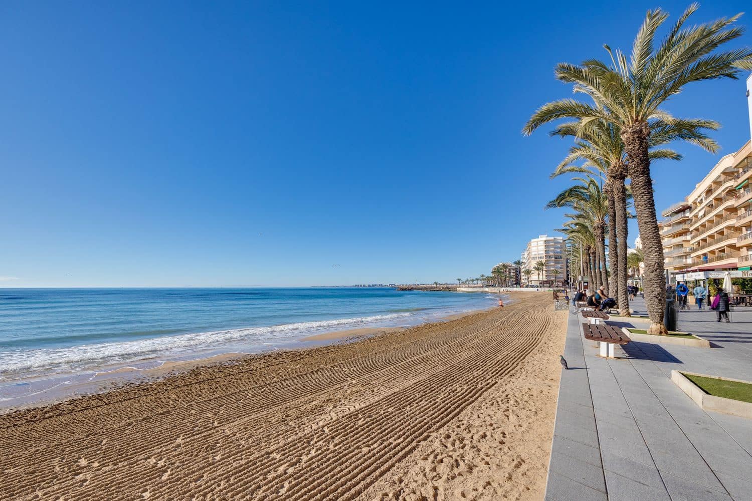 Apartamento de 3 habitaciones en Torrevieja en venta con garaje - 175.000 € (Ref: 9673724)