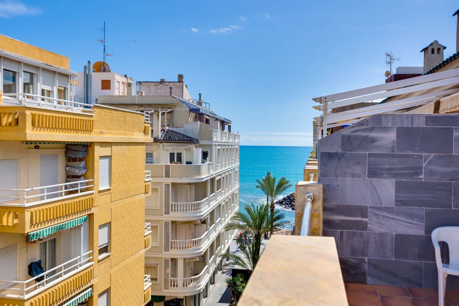 2 sovrum Lägenhet till salu i Torrevieja med garage - 235 000 € (Ref: 9673725)