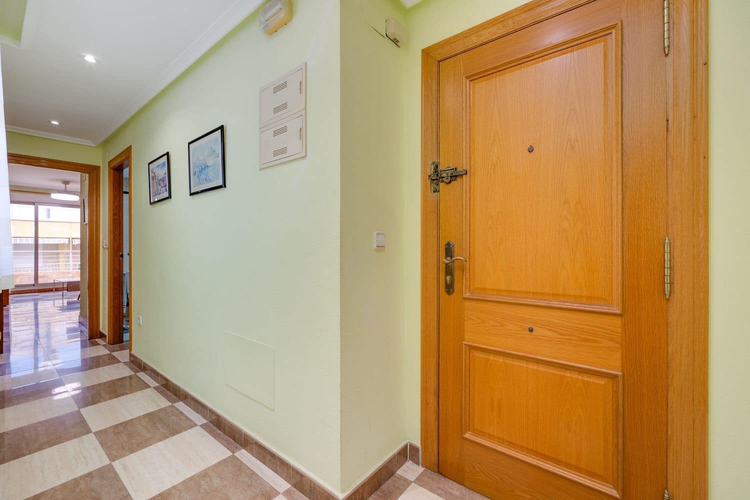 2 sovrum Lägenhet till salu i Torrevieja med garage - 235 000 € (Ref: 9673725)