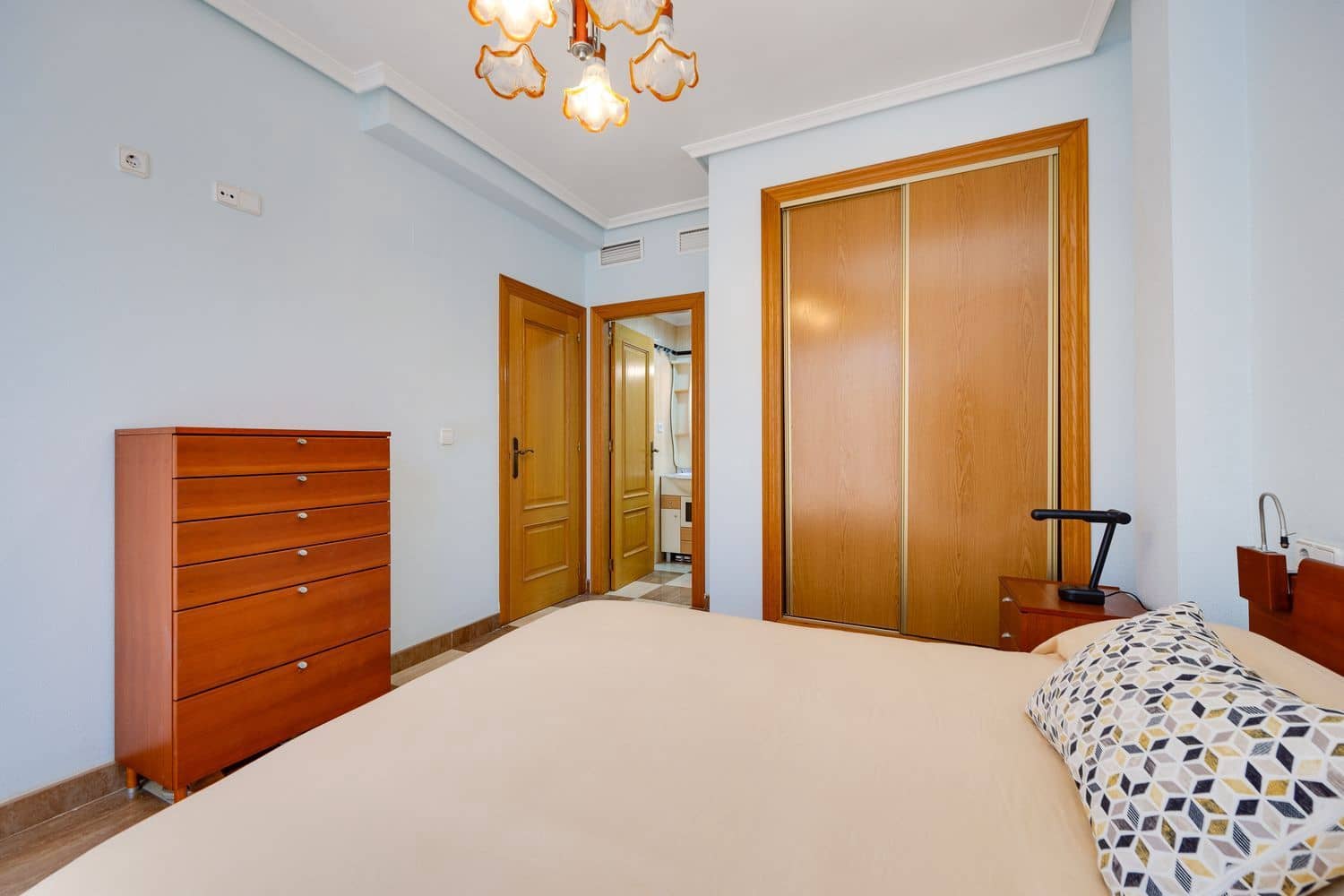 2 sovrum Lägenhet till salu i Torrevieja med garage - 235 000 € (Ref: 9673725)