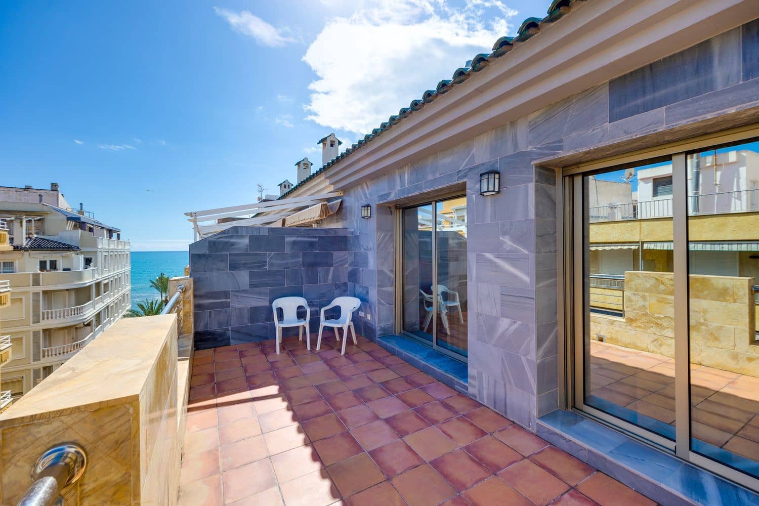 2 sovrum Lägenhet till salu i Torrevieja med garage - 235 000 € (Ref: 9673725)