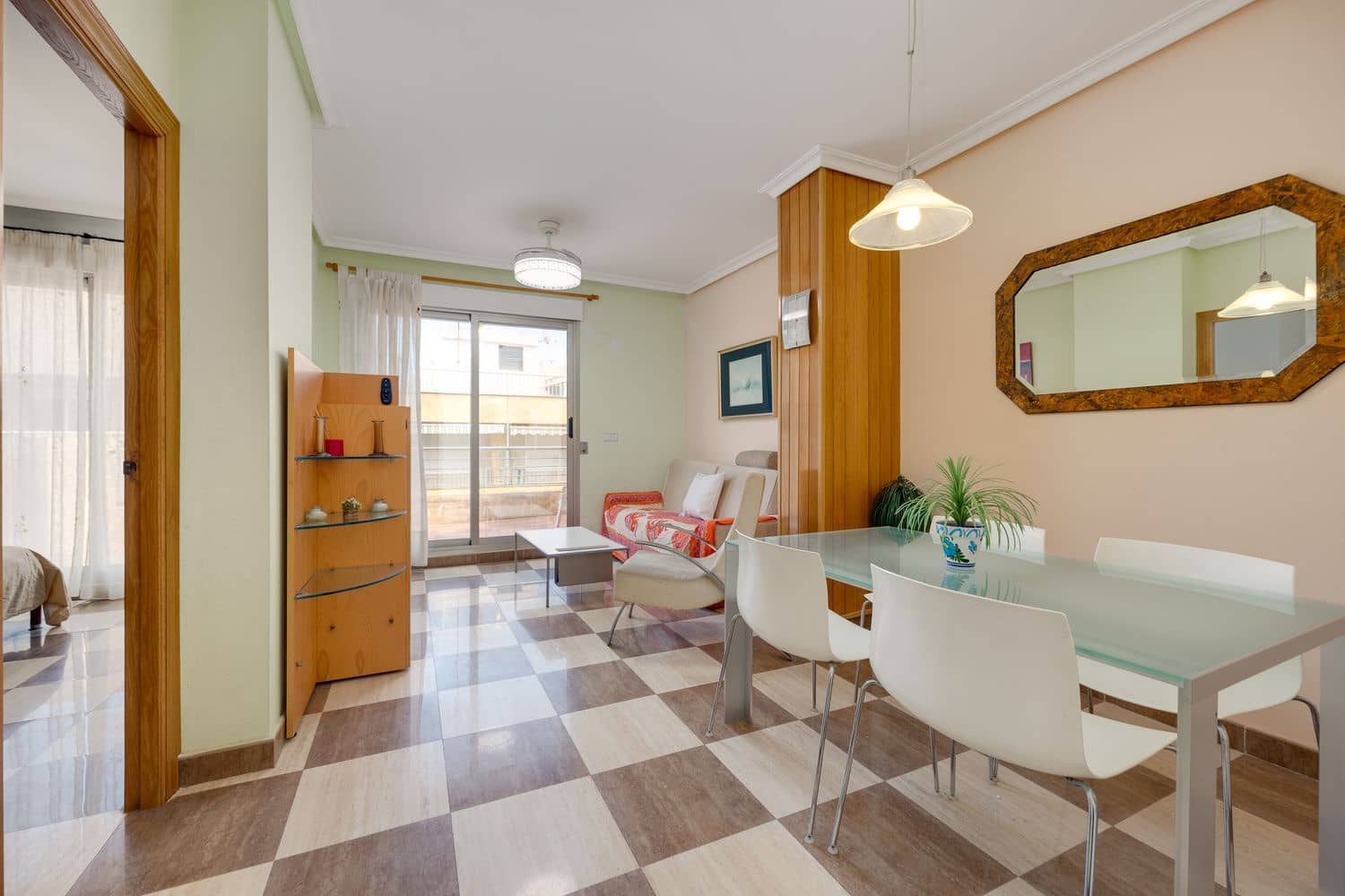 2 sovrum Lägenhet till salu i Torrevieja med garage - 235 000 € (Ref: 9673725)