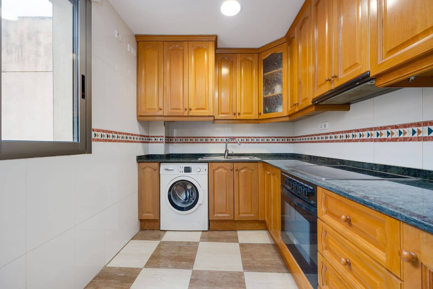 2 sovrum Lägenhet till salu i Torrevieja med garage - 235 000 € (Ref: 9673725)