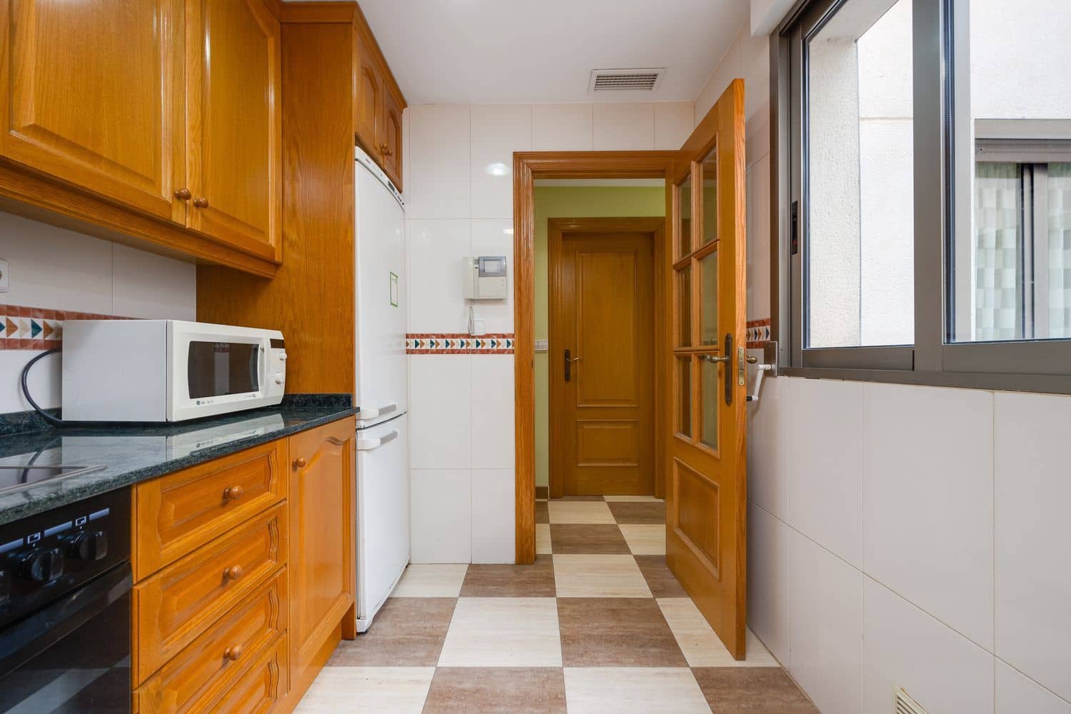 2 sovrum Lägenhet till salu i Torrevieja med garage - 235 000 € (Ref: 9673725)