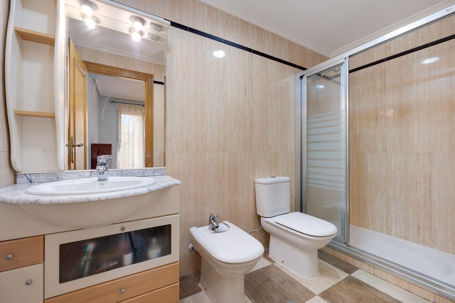 2 sovrum Lägenhet till salu i Torrevieja med garage - 235 000 € (Ref: 9673725)