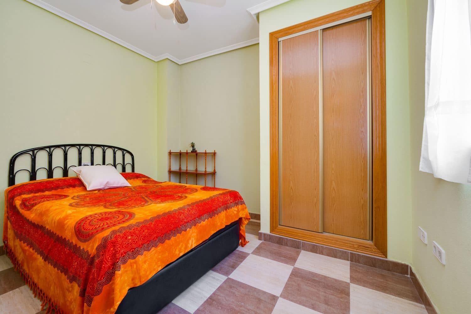 2 sovrum Lägenhet till salu i Torrevieja med garage - 235 000 € (Ref: 9673725)