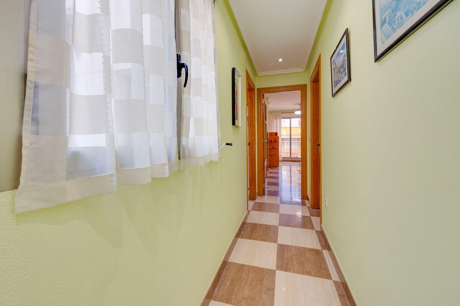 2 sovrum Lägenhet till salu i Torrevieja med garage - 235 000 € (Ref: 9673725)