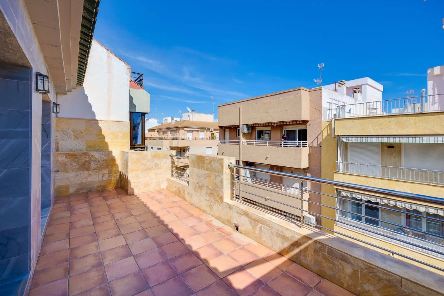 2 sovrum Lägenhet till salu i Torrevieja med garage - 235 000 € (Ref: 9673725)
