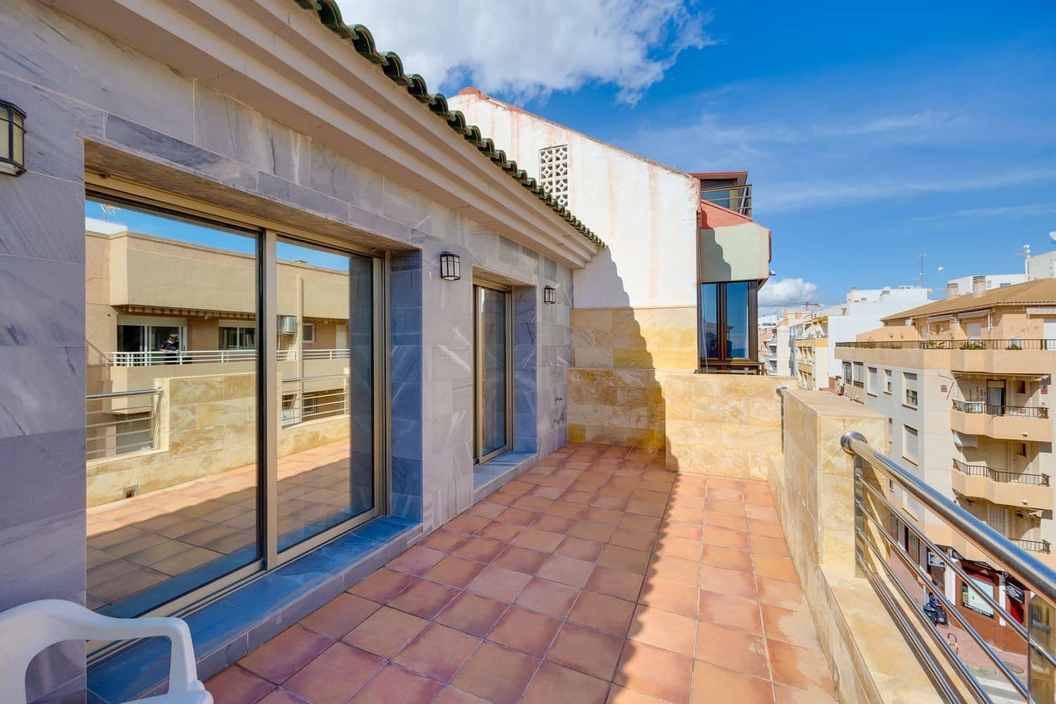 2 sovrum Lägenhet till salu i Torrevieja med garage - 235 000 € (Ref: 9673725)