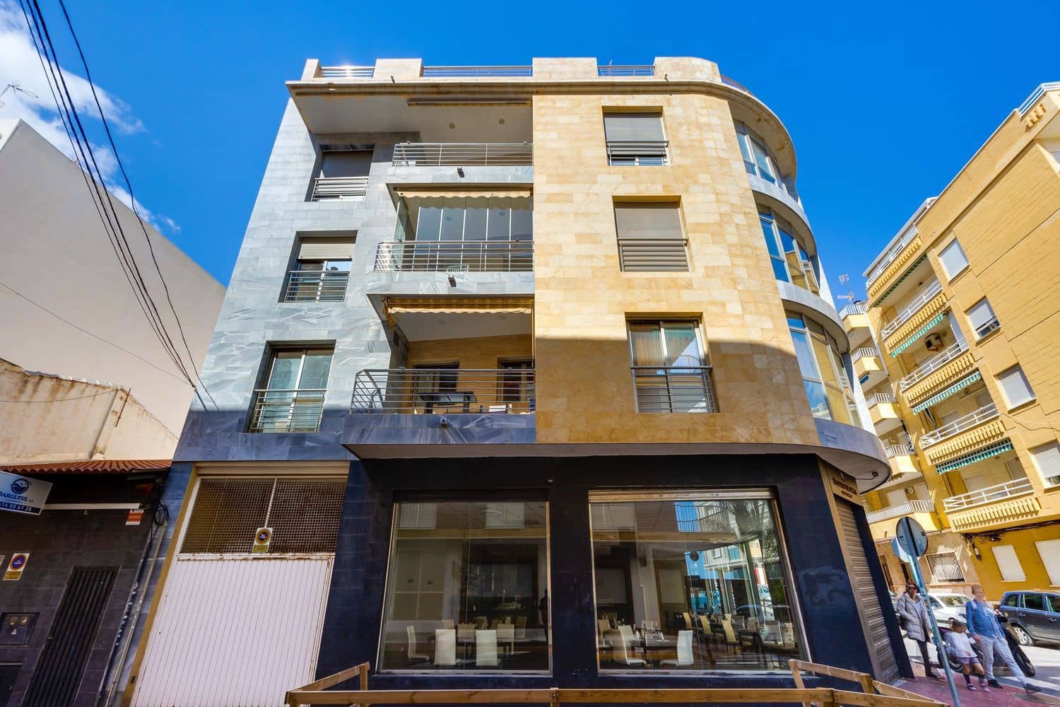 2 sovrum Lägenhet till salu i Torrevieja med garage - 235 000 € (Ref: 9673725)