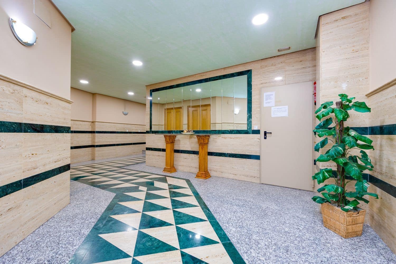 2 sovrum Lägenhet till salu i Torrevieja med garage - 235 000 € (Ref: 9673725)