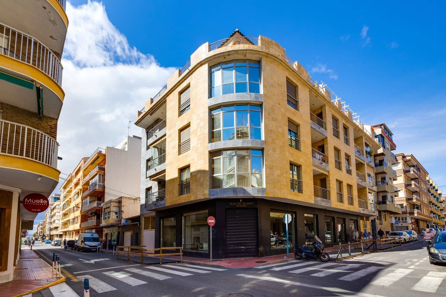 2 sovrum Lägenhet till salu i Torrevieja med garage - 235 000 € (Ref: 9673725)