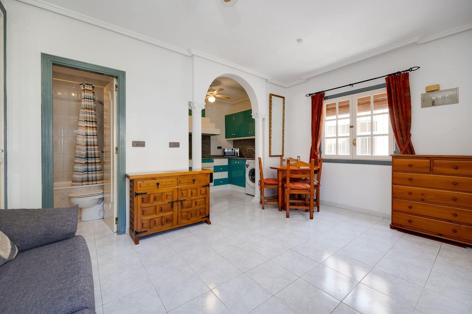 Appartement à vendre à Torrevieja avec piscine garage - 105 000 € (Ref: 9700362)